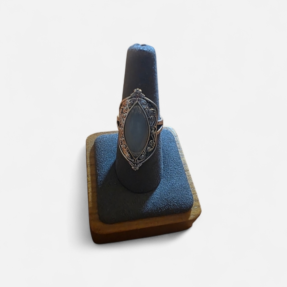 VINTAGE  Silver and Translucent Women's Ring